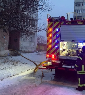 В Харькове во время пожара в многоэтажке погибла пенсионерка