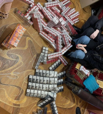 Подружжя з Кам’янки продавало нелеальні цигарки в інтернеті