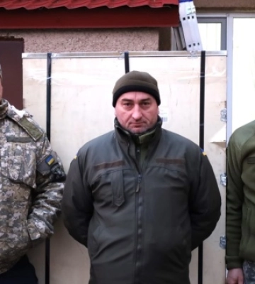 Миколаївські теплоенергетики передали ЗСУ 14 автівок, два човни та пневмогідравлічний прес