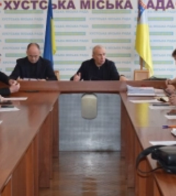 З півсотні актуальних питань розглянули на засіданні виконкому Хустської міської ради – першому у 2024 році