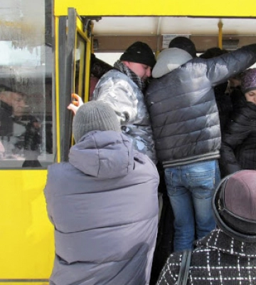 У громадському транспорті Тернополя тривають рейди контролерів з муніципалами: що сталося