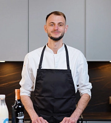 «Топ-шефы х WINETIME. Готовим вместе»: Антон Штыпа делится рецептом баскского чизкейка с карамелью «Топ-шефы х WINETIME. Готовим вместе»: Антон Штыпа делится рецептом баскского чизкейка с карамелью