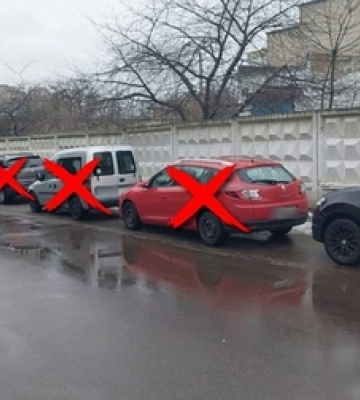 Заважають «швидким»: у Луцьку муніципали оштрафували паркохамів 