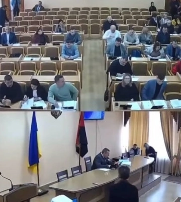 Депутати на Львівщині отримали повістки під час засідання ради (відео)