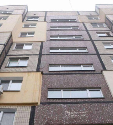 В Днепре продолжают заменять лифты в многоэтажках