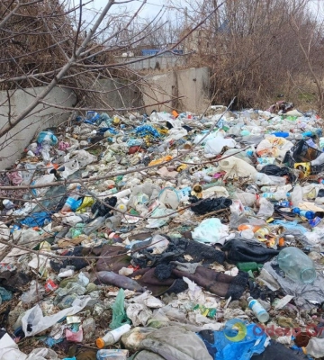 У Пересипському районі Одеси екологи виявили незаконне сміттєзвалище 