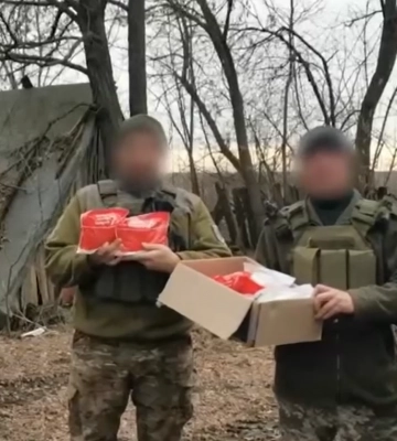 «Українська команда» Тернопільщини передала на фронт ще 740 теплих наборів