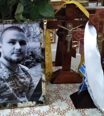 Війна забрала батька в двох діток: у Рожищенській громаді попрощалися з Героєм Сергієм Шершнем