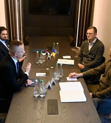 Глава МЗС Угорщини Петер Сіярто вирушив до Ужгорода