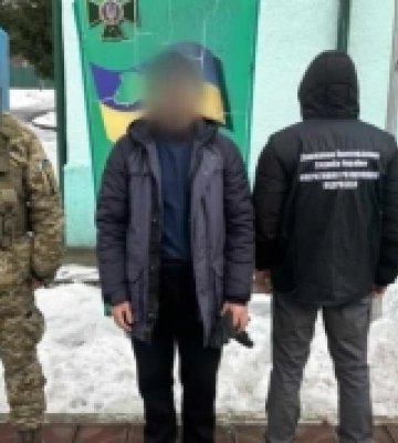&quot;Заховав паспорт у боксі з їжею&quot;: на Закарпатті затримали жителя Кривого Рогу, який намагався потрапити до Румунії