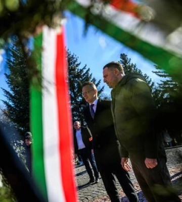 Сійярто про війну в Україні: Людські життя можна врятувати лише миром. ФОТОрепортаж