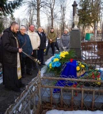 На Лук&#039;янівському цвинтарі вшанували пам’ять Героїв Крут