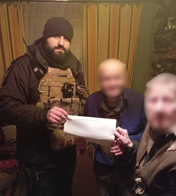 У Сумах патрульні повернули додому чоловіка похилого віку, який понад добу блукав містом