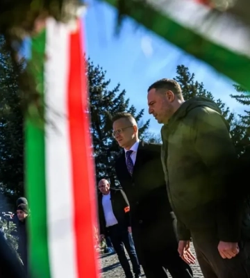 Кулеба та Сіярто в Ужгороді: дипломатична відлига між Україною та Угорщиною?