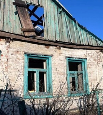 Протягом дня вісім атак на Нікопольщину: пошкоджені комунальне підприємство та будинки