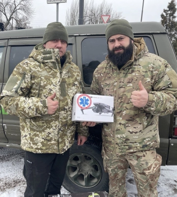 Волинським військовим на передову передали дрони та пакунки виживання