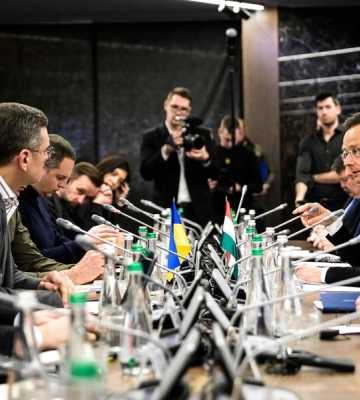 Венгрия в будущем не будет поставлять оружие Украине, как и не поставляла до этого – Сийярто