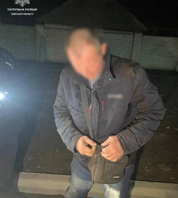 На Одещині п&#039;яний водій в&#039;їхав в електроопору й хотів утекти з місця ДТП