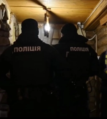 Поліцейські на Рівненщині вночі перевіряли розважальні заклади (ВІДЕО)
