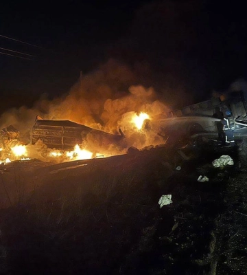 На Київщині через падіння уламків сталася пожежа на території підприємства