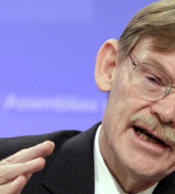 «Правительство США должно больше давить». Роберт Зеллик ответил критикам передачи Киеву активов Кремля