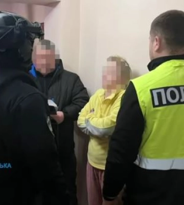 Курсантка правоохоронного ВНЗ вдавала чоловіка і видурила ₴800 тис. у дівчини