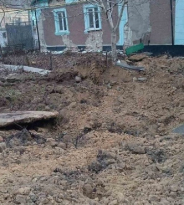 Росіяни з безпілотника скинули вибухівку на Берислав, є поранений