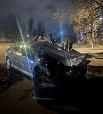 Аварія через алкоголь: у Черкасах зіштовхнулися Peugeot та Opel (ФОТО)
