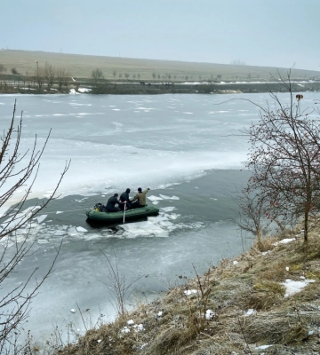 На Тернопільщині троє підлітків провалилися під кригу і загинули — ДСНС