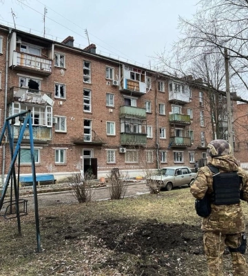 Окупанти вдарили по Мирнограду, влучивши в готель: є жертви та пошкодження