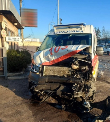 ДТП у Сарнах: поліцейські встановлюють обставини автопригоди з потерпілими