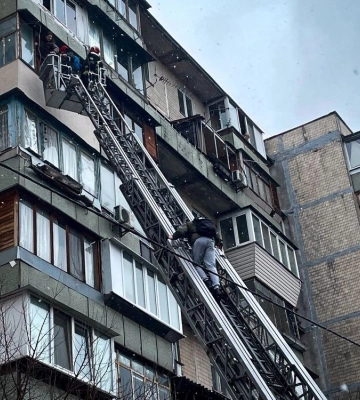 У Дніпровському районі столиці горіла квартира, є загибла