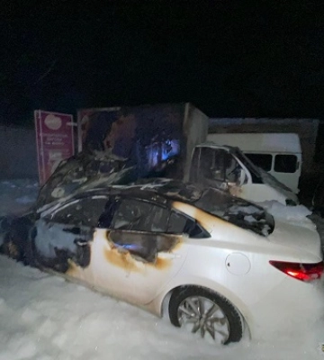 За фактом підпалу автомобіля у Миколаєві розпочато досудове розслідування та вставновлюють очевидців події
