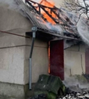В селі біля Рівного горів хлів