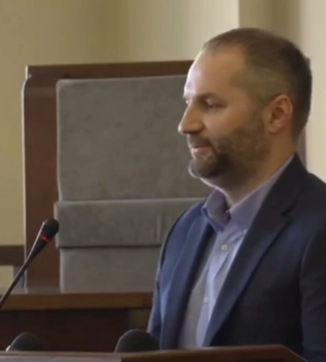 Посадовця міськради на Франківщині звільнили після сексистських заяв. Він назвав депутатку «відьмою»