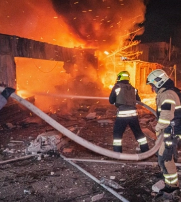 Рятувальники ліквідували наслідки ворожої атаки безпілотниками по Харкову