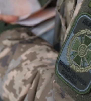 П&#039;ять тисяч доларів за фальшиві документи: на Закарпатті затримали ухилянта