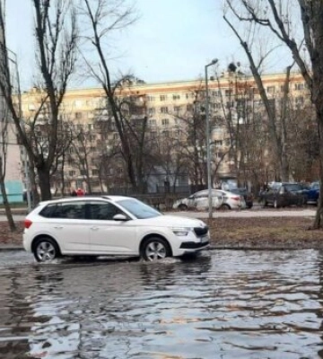 Рух вулицею Мазепи обмежили: які смуги перекрито і чи відключали воду