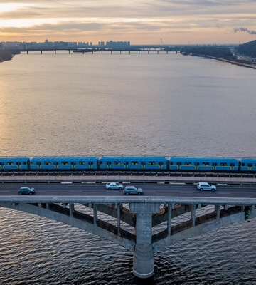 В разі аварійності мосту Метро в Києві піде мова про фактичне будівництво нового – експерт