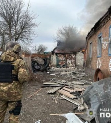Один загиблий та дев&#039;ятеро поранених мирних мешканців: росіяни обстріляли Донеччину