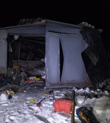 На Сумщині рятувальники ліквідували пожежу в житловому секторі, яку спричинив ворожий удар