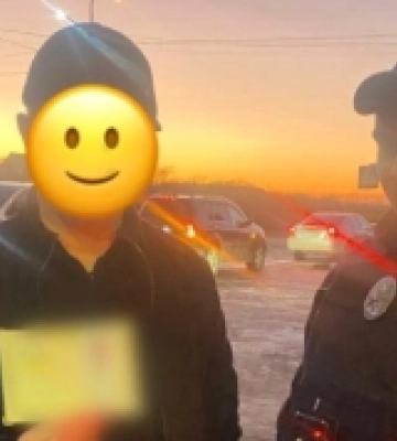 Патрульні в Ужгороді допомогли відшукати загублені документи