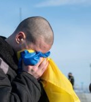 З полону врятували оборонця Маріуполя, дружину якого повернули раніше, але вона загинула від російської ракети у Дніпрі