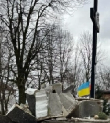 В Украине первый регион демонтировал все советские памятники
