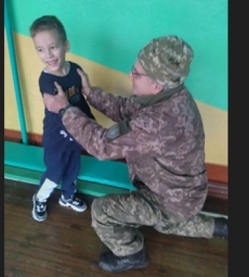 У Луцьку військовий розшукав другокласника, який надіслав йому малюнок на передову