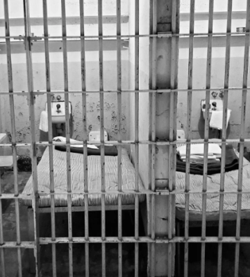 Авторитет та його поплічник, які сидять у львівській колонії, вибивали гроші з в&#039;язнів
