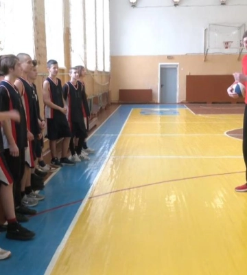 Зірковий гість у 12-му ліцеї Рівного: юні баскетболісти тренувалися з Сергієм Ліщуком (ВІДЕО)