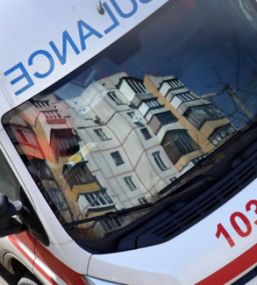 Рівненські медики реанімували чоловіка, якому стало зле в магазині