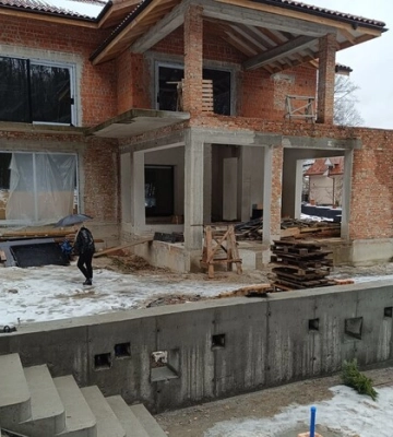 &quot;Прихопили міську землю і &quot;трохи&quot; лісу&quot;: у Львові родина Гринкевичів незаконно збудувала віллу