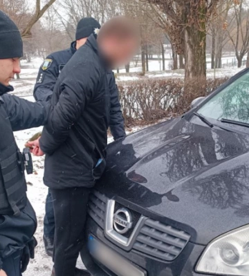 П’яний у Рівному посеред білого дня вкрав авто